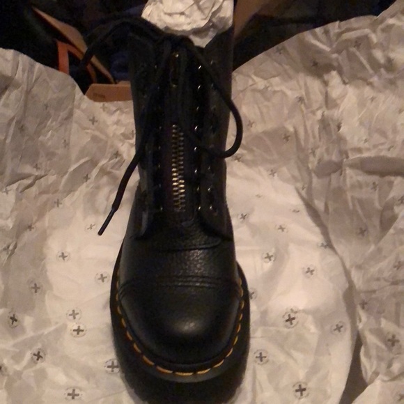 Dr. Martens Sinclair US Size 6 - Picture 8 of 9